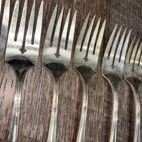 William A. Rogers A1 Plus Oneida LTD Forks Salad Dessert flatware Vintage Lot 10 - Picture 4 of 8